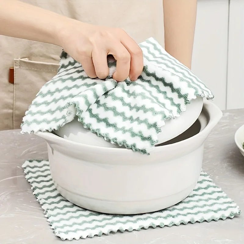 Coral fleece wavy cloth, kitchen absorbent dishwashing cloth, non stick oil wholesale cationic thickened cloth Baijie cloth" - Avero