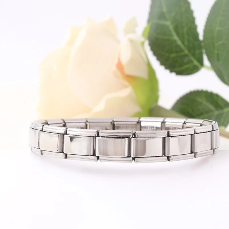 Product Name: Moonstone Stainless Steel Carving Bracelet Material: Stainless steel Size: 17.5 centimeters long Color: Steel - Avero